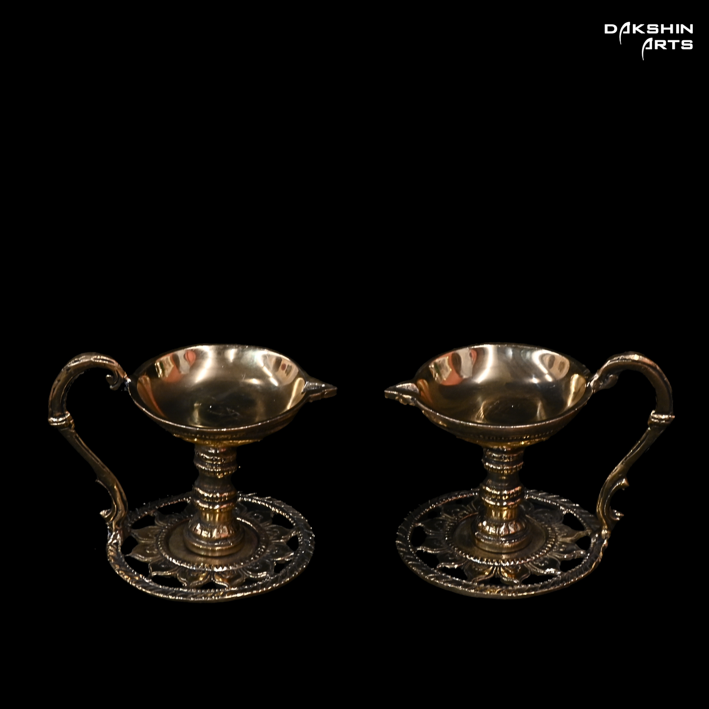 Brass Diya with Handle - Dakshin Arts
