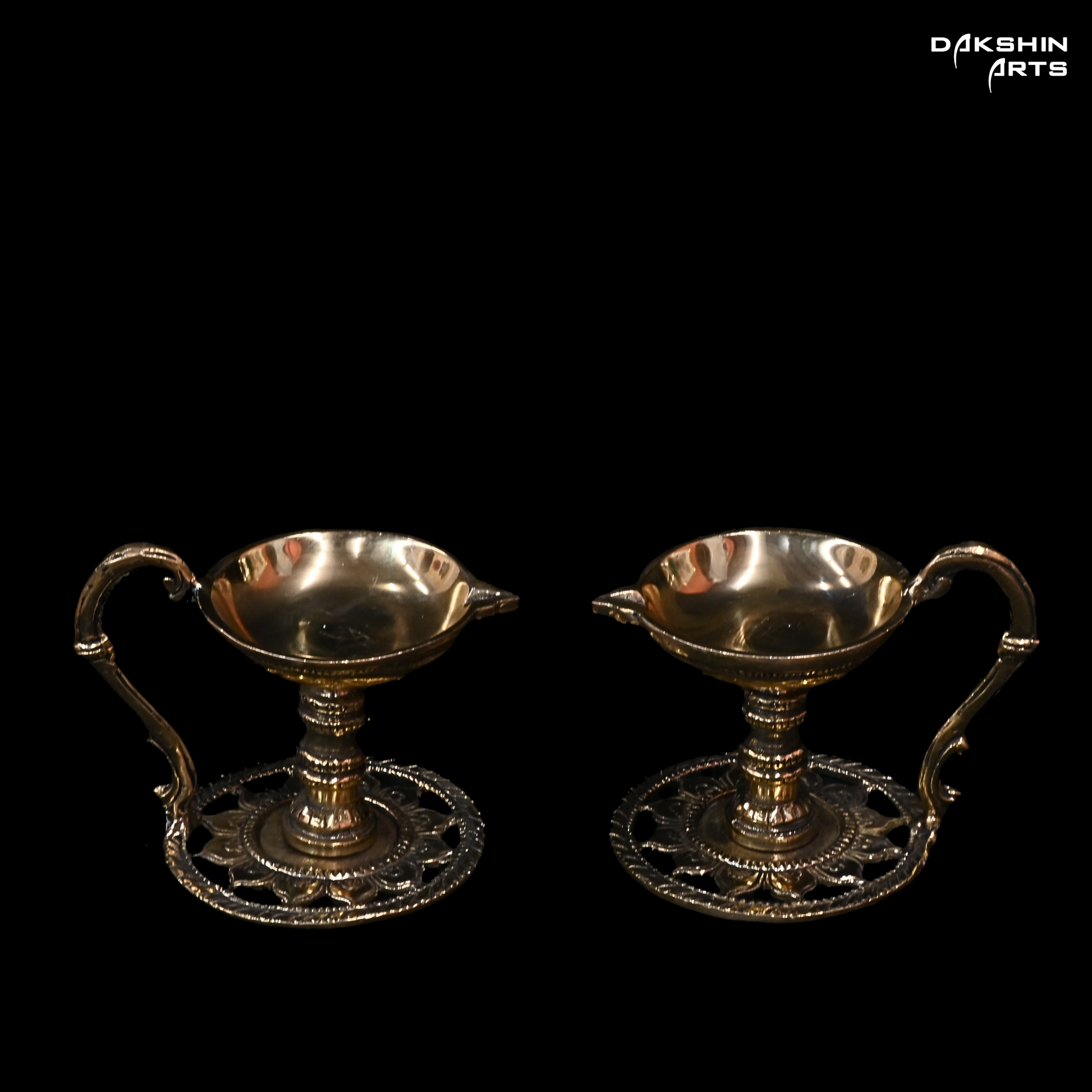 Brass Diya with Handle - Dakshin Arts