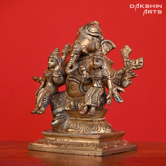 GANESHA WITH RIDDHI SIDDHI - Dakshin Arts