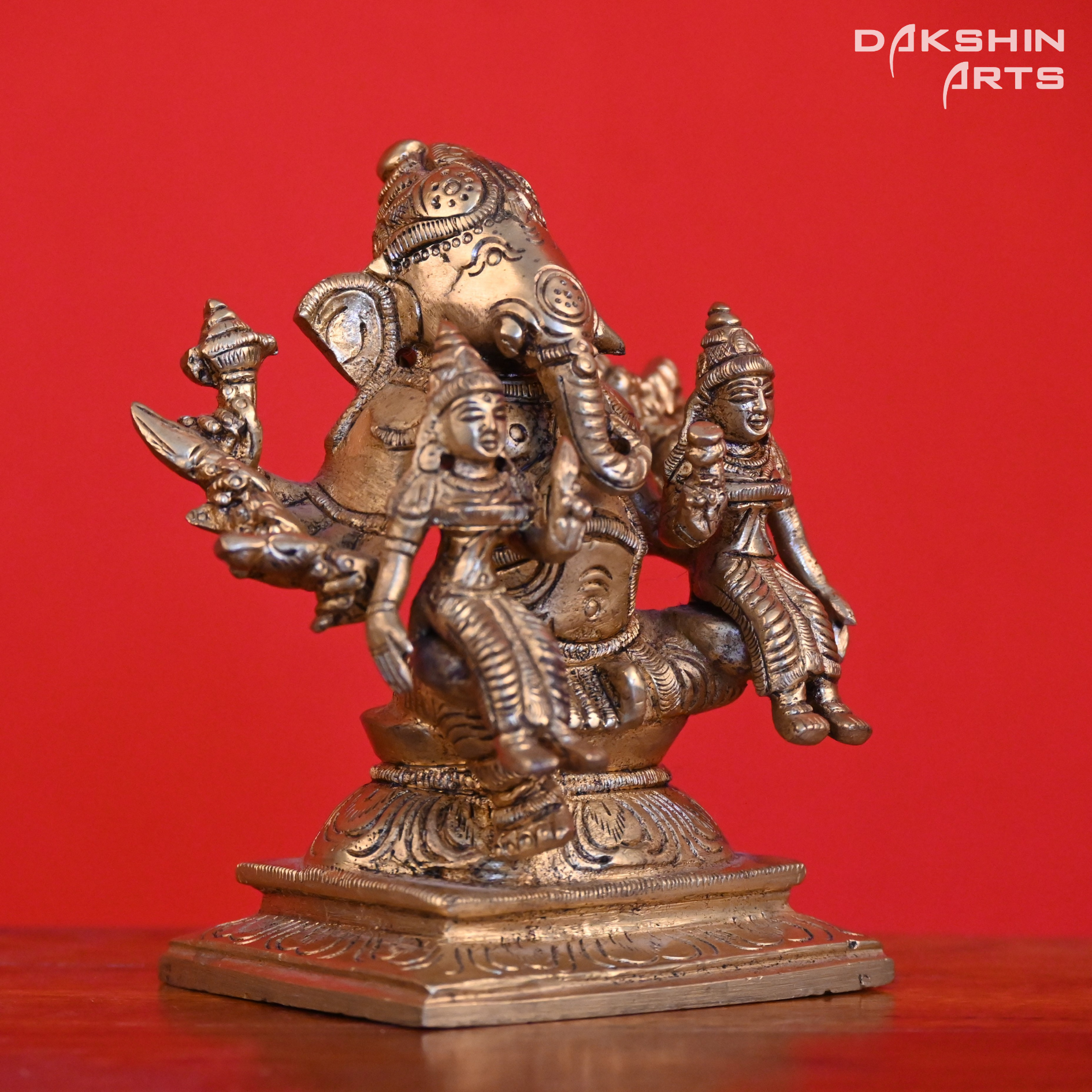 GANESHA WITH RIDDHI SIDDHI - Dakshin Arts