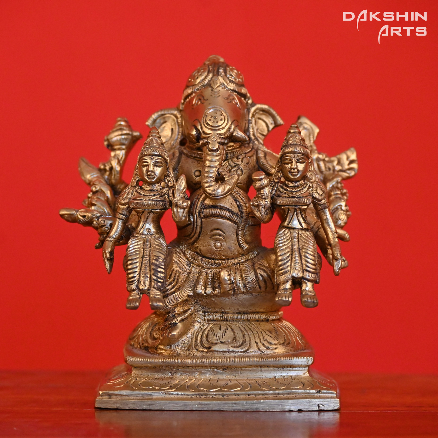 GANESHA WITH RIDDHI SIDDHI - Dakshin Arts