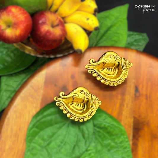 Brass Ganesha Shankh Diya (Set of 2)
