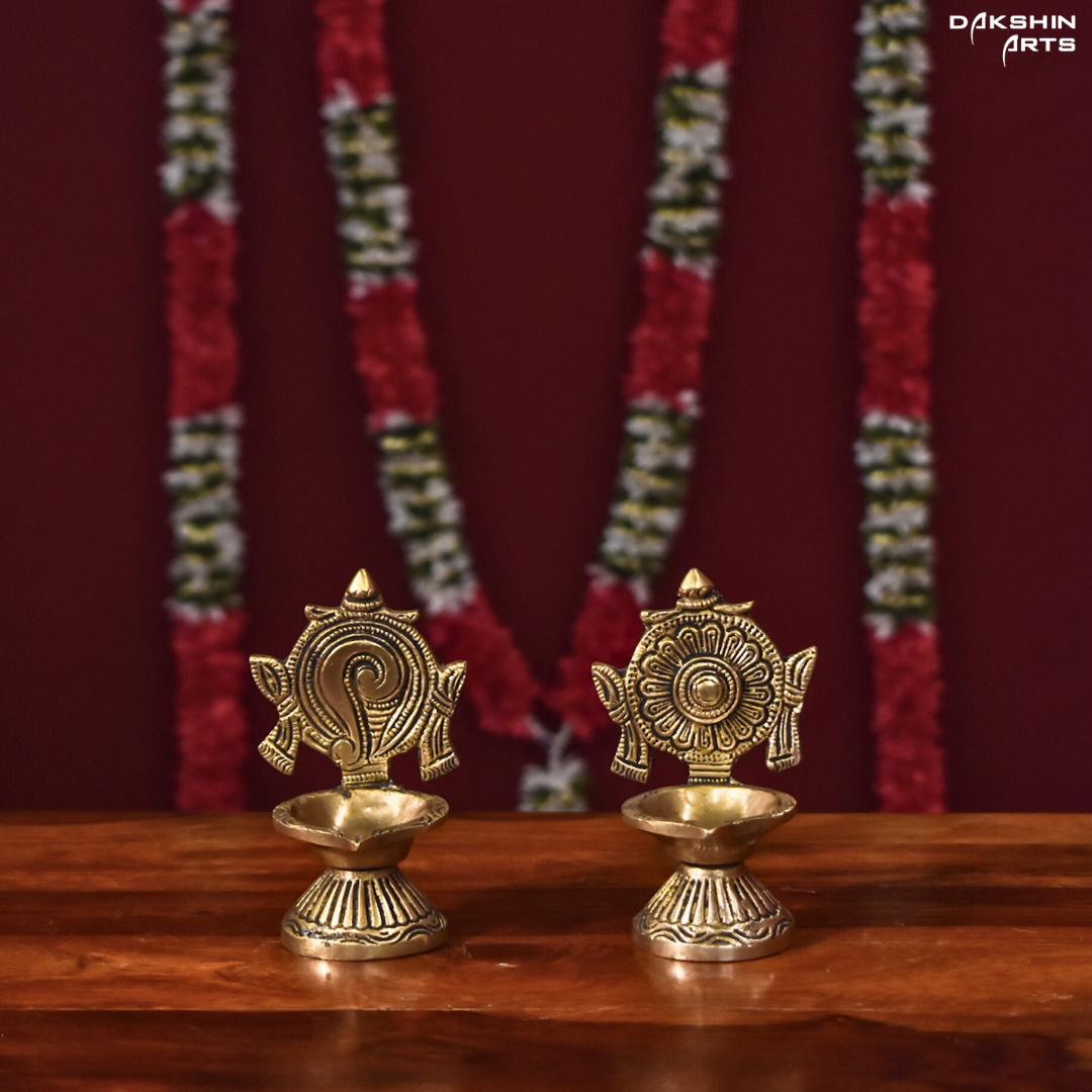 SHANKH CHAKRA DIYA S02 - Dakshin Arts