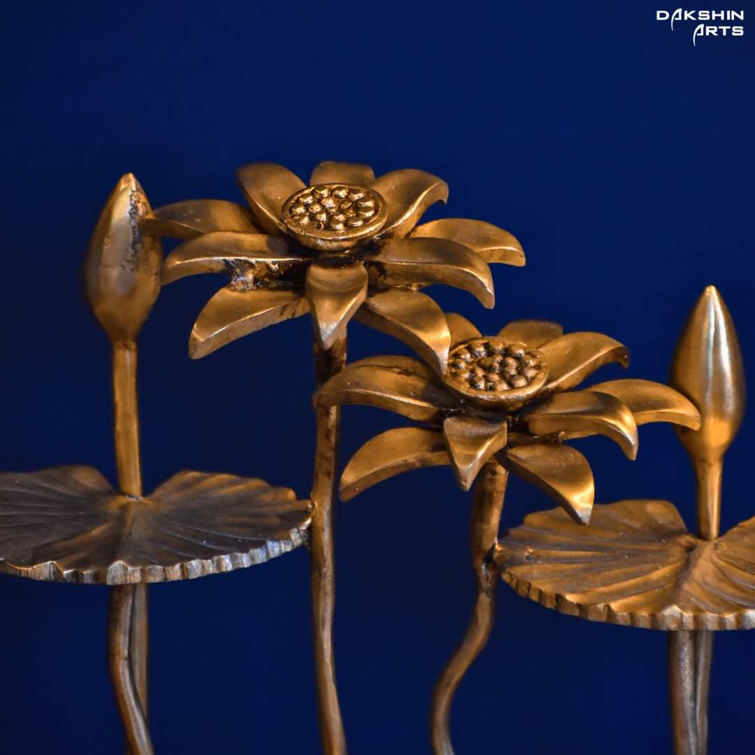 FANCY FLOWER W/ STOOL - Dakshin Arts