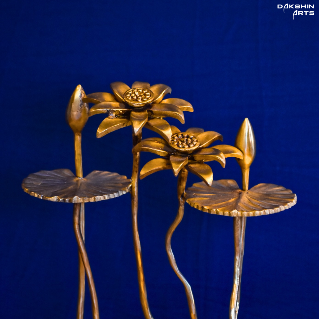 FANCY FLOWER W/ STOOL - Dakshin Arts